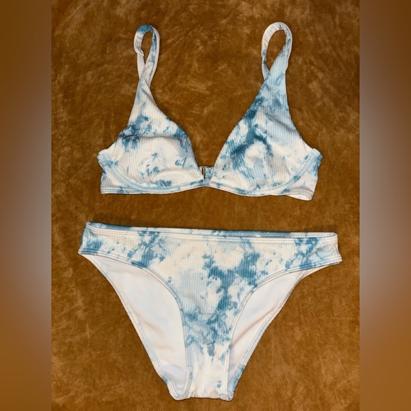 HOLLISTER Bikini Set. - Picture 3 of 6